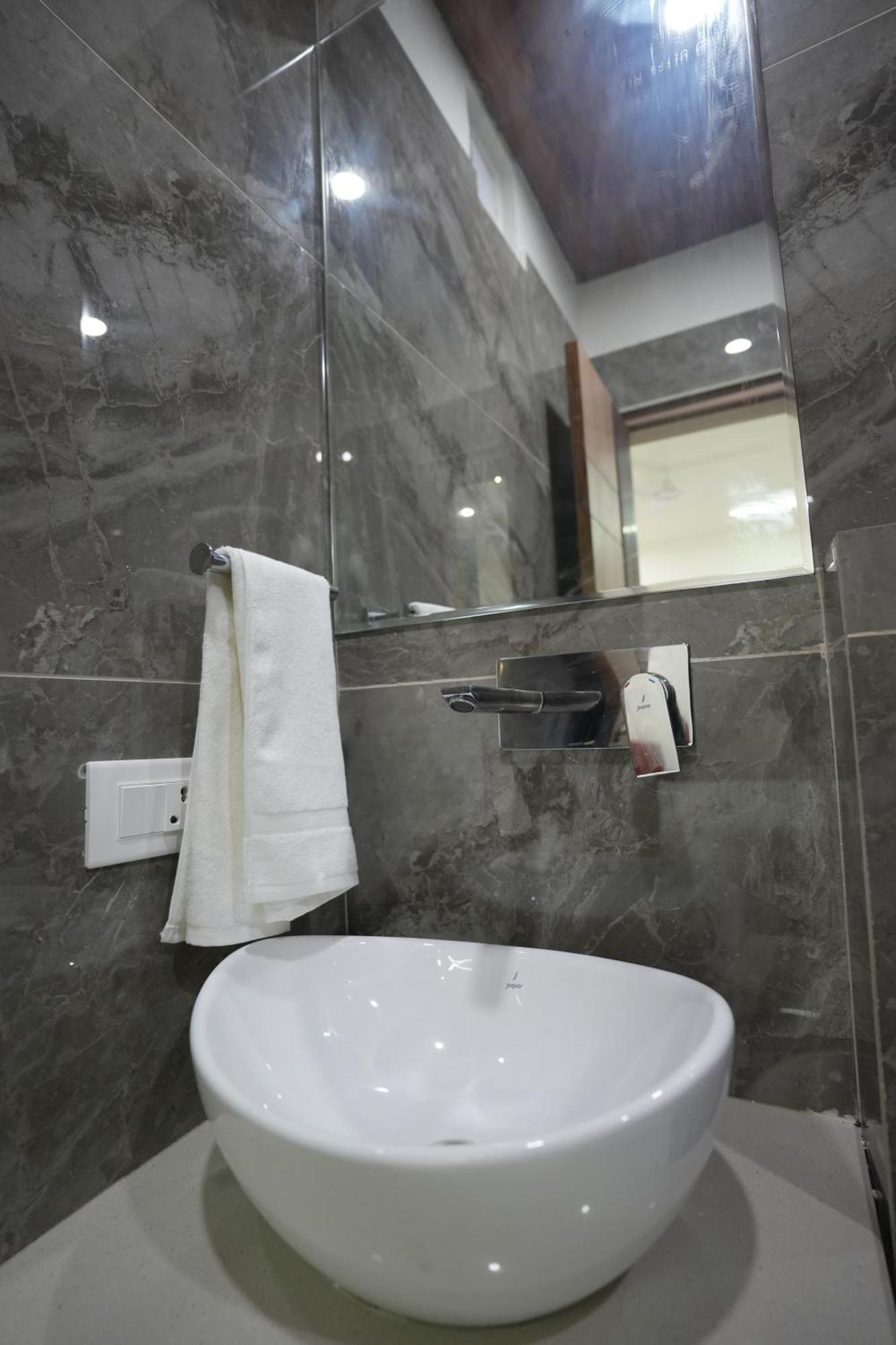 Hotel Anaya Retreat Varanasi Esterno foto