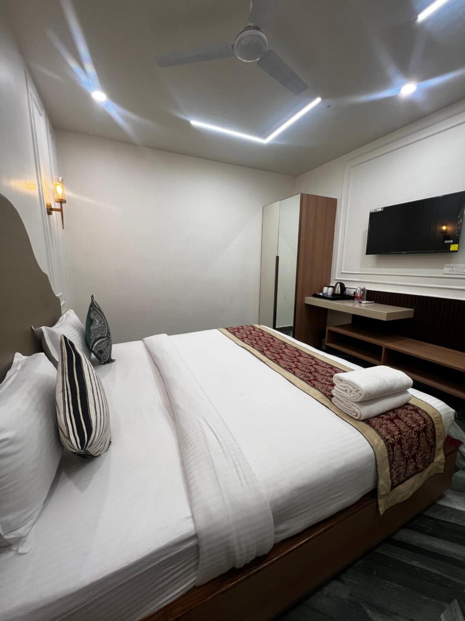 Hotel Anaya Retreat Varanasi Esterno foto