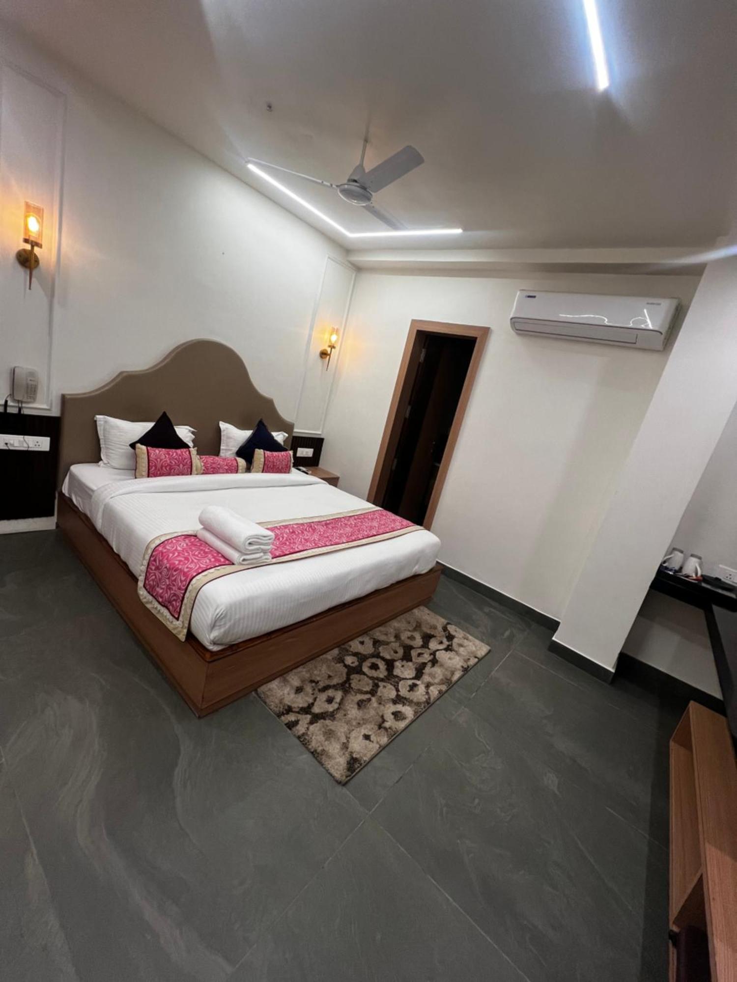 Hotel Anaya Retreat Varanasi Esterno foto